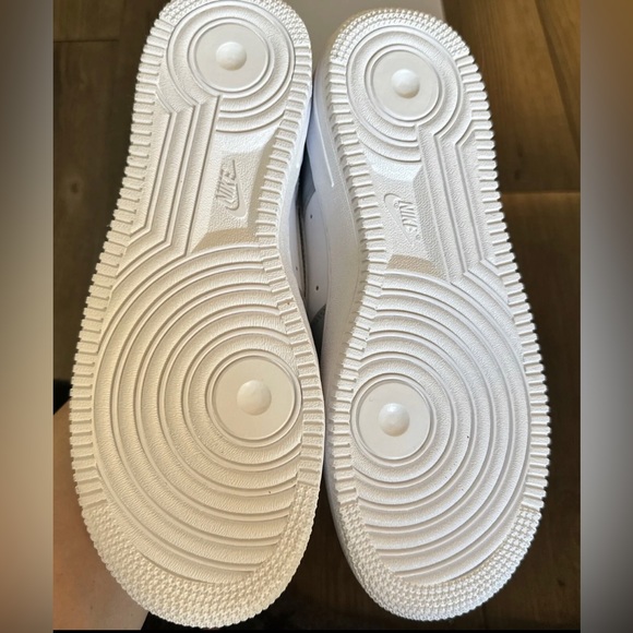 NIKE AIR FORCE 1 LE (GS) 6Y NWT - Picture 5 of 11